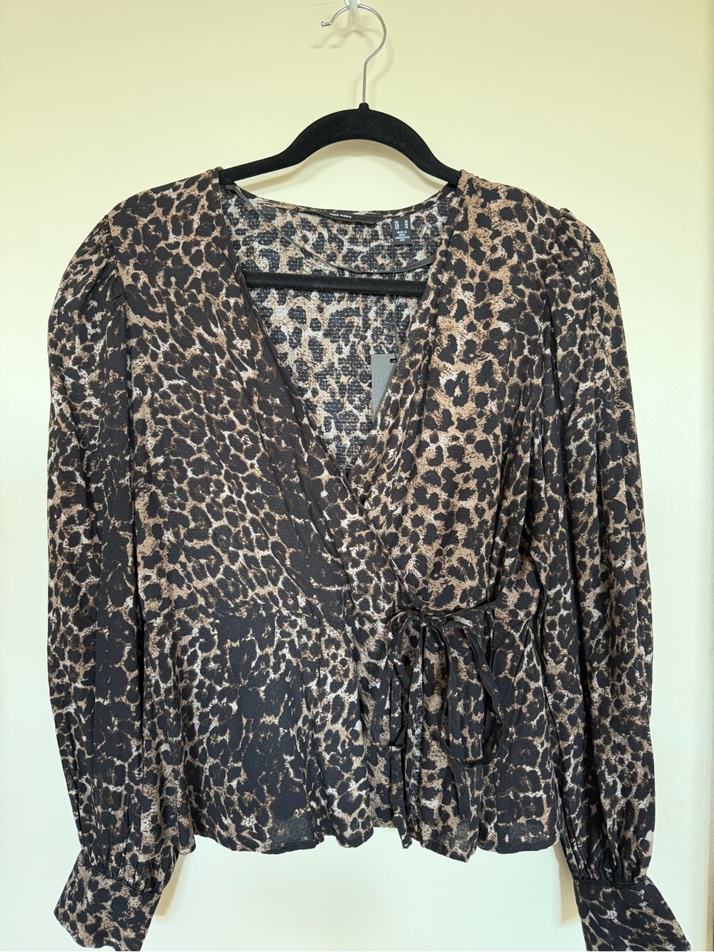 Vero Moda Leopard Faux Wrap Top Size M NWT Ruched Tie Waist